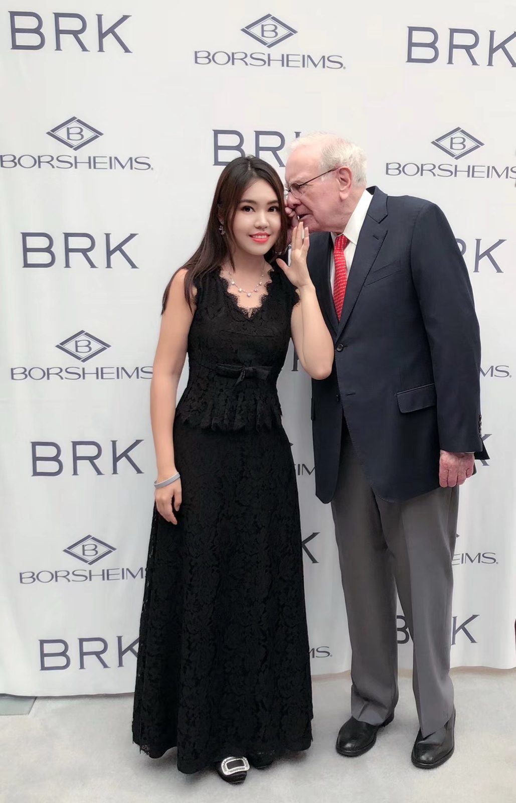 陈歆怡2018年与巴菲特会面合影
